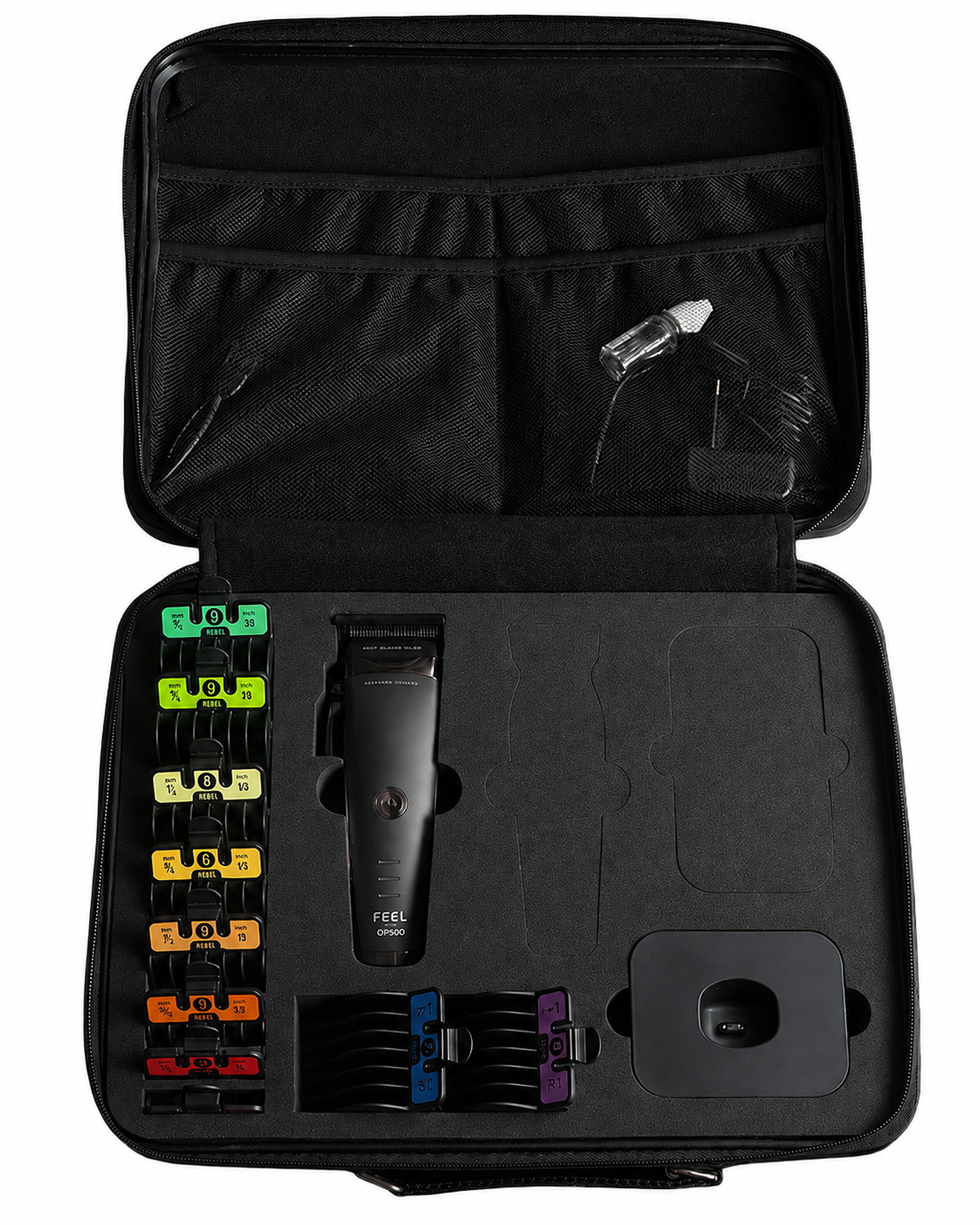 Tondeuse de coupe HIGHDRONE D900 dans une valise avec ses accessoires 10 sabots de coupe, socle de recharge et huile et brossette